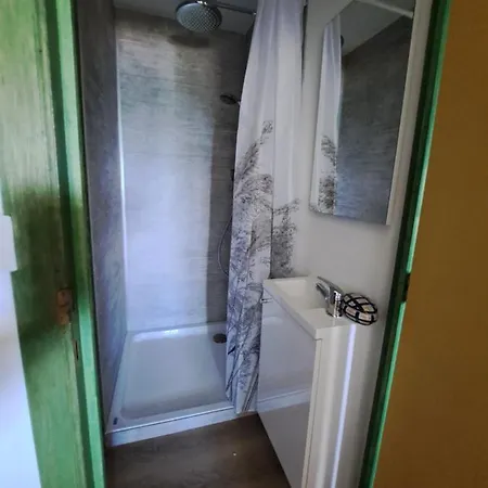 Aux Alouettes 度假居 *